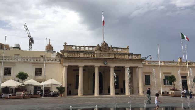 阿尔及利亚民主共和国客场告捷，晋级势头汹汹的简单介绍