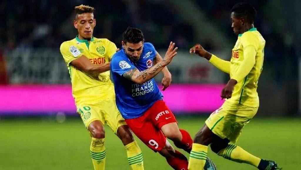 雷恩队主场大胜萨索洛，取得宝贵三分