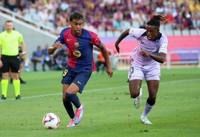 切尔西遭遇争议红牌，巴萨乘势反超比分完成逆转的简单介绍