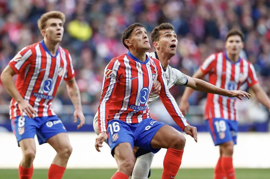 关于阿森纳遭遇争议红牌，格列兹曼乘势反超比分完成逆转的信息