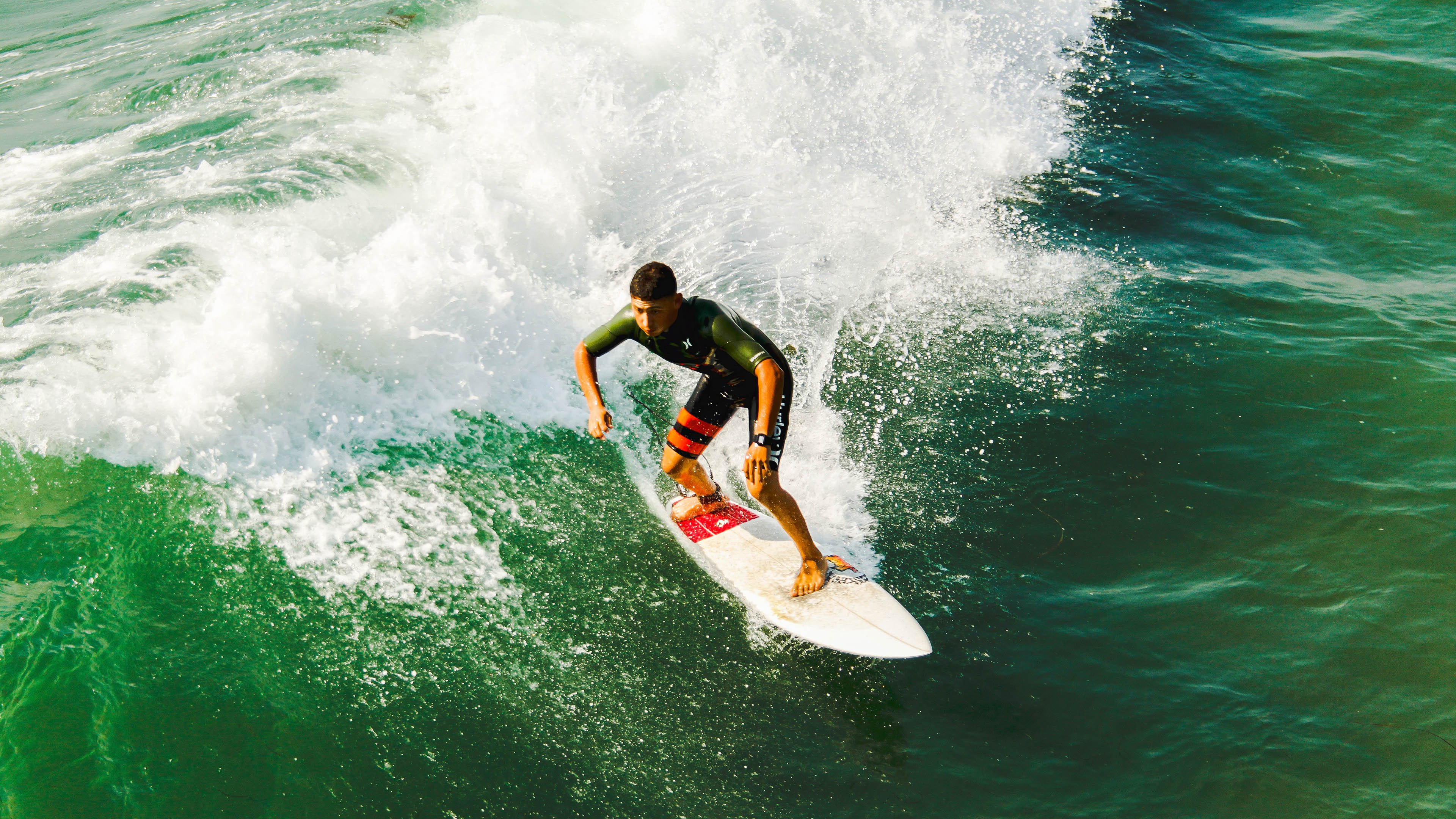排球赛场焦点！阿根廷队对阵比利时队，历史性突破，球队首次挺进决赛